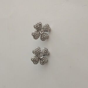 Earrings with flowers